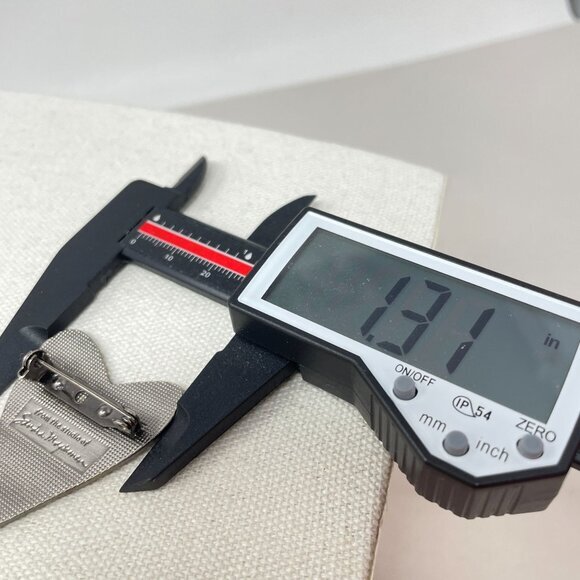 Sandra Magsamen Heart Love Brooch Pin Valentine Studio Signed Pewter Silver-Tone - Picture 6 of 7